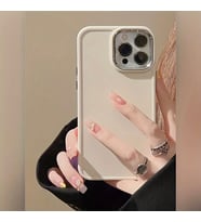 IPHONE 15 Plus Şık ve Kaliteli Silikon Telefon Kılıfı (Krem)