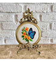 Seretamin Handmade Mavi Kelebekli Kanaviçe Nakışlı Pirinç Çerçeve