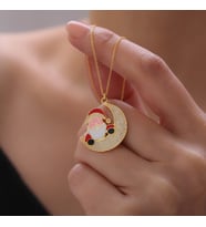 925 Ayar Gümüş Mineli Noel Baba ve Ay Kolye (Gold)