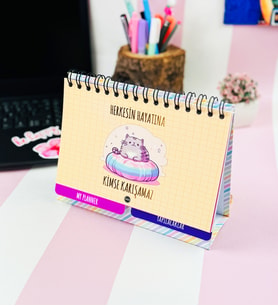 Hekesin Hayatına Kimse Karışamaz Tasarımlı Yeni Nesil Masa Üsü Planner 2 Sayfa Sticker