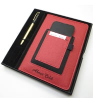 İsme Özel Kırmızı Kanguru Defter & İsme Özel Metal  Kalem Seti (Öğretmenler Günü veya başka bir mesaj işlenebilir) (Karışık)