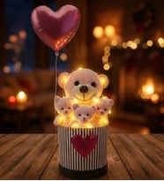 Livra Gift - Pembe Kalp Balonlu Led Işıklı Peluş Ayıcık Buketi & Özel Seri Kalp Logolu Hediye Kutusu - Sevgililer Günü & Yıldönümü Hediyesi
