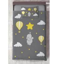 MEKTA HOME BEBEK VE ÇOCUK ODASI Fil Yıldız ve Uçan Balon Desenli Yatak Örtüsü