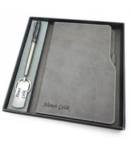 Signator® Codex  N360 Kişiye Özel Defterli Set - İsme Özel Gümüş/Siyah Kalem + İsme Özel Gri Defter + İsme Özel Anahtarlık  İsme Özel Kutusunda Hediyelik Set (Karışık)