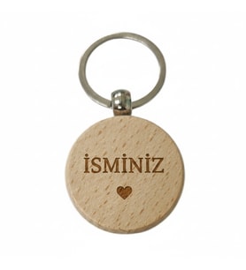 Kişiye Özel Yuvarlak Ahşap Anahtarlık – İsminiz ve Kalp Yazılı Lazer Gravür Anahtarlık – Romantik Özel Tasarım Hediye