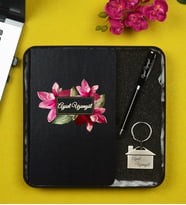 Sevgiliye Hediye Kişiye Özel Hediye Metal Kutu İçerisinde Siyah Defter Kalem ve Anahtarlık Hediye Seti
