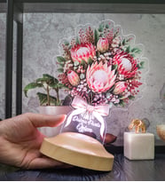 Pembe King Protea Çiçek Buketi LED Lamba, Doğum Günü Hediyesi Pembe Şeker Çalısı Solmayan Çiçek Lambası