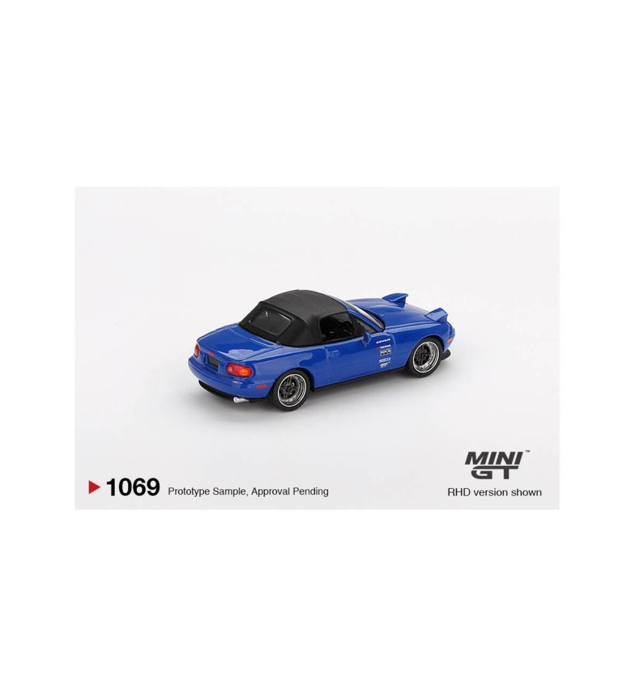 mini-gt-1069-mazda-miata-mx-5-
