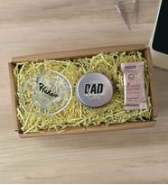 BK Gift Kişiye Özel İsimli DTF Baba Temalı Cam Kahve Fincanı & Türk Kahvesi & Gümüş Metal Kutuda Mum Hediye Seti-1, Babaya Hediye, Babalar Günü Hediyeleri