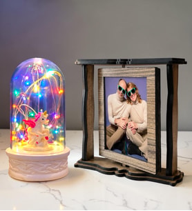 Kişiye Özel 2 Fotoğraflı Dönen Ahşap Çerçeve ve Unicornlu Renkli LED Işıklı Fanus