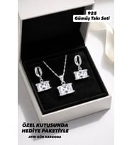 925 Ayar Damgalı Gümüş Kaplama  Baget Taşlı Zarif Takı Seti – Işıltılı Kolye Küpe Set (Silver)