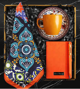 Desenli Turuncu Fincan & Turuncu Defter & Turuncu Touch Pen Kalem & Fular Hediye Seti