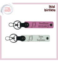 Kardeşinle Paylaşılan Melodilere Hatıra, İsimli Deri Anahtarlık Takımı, Pembe-Beyaz