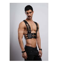 Deri Erkek Club Giyim, Fantezi Erkek Giyim, Deri Kelepçeli Erkek Harness (Kırmızı)