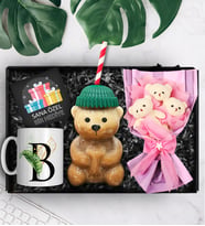 Bearista Şapkalı Pipetli Ayıcık Cam Bardak & Tasarım Kupa & Üçlü Peluş Ayıcık Buketi Hediye Seti