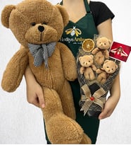 Kişiye Özel Fotoğraflı 3'lü Peluş Ayıcık Buketi ve Büyük Boy Kahverengi Peluş Ayıcık (Model 3)