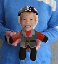 BK Gift Kişiye Özel Fotoğraflı Çocuk Korsan Bebek Yastık-1 (Beyaz)