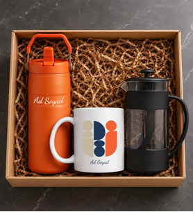 Kişiye Özel Pipetli ve Kulplu Paslanmaz Çelik Termos (480 mL) Mug & Üç Renk Tasarımlı Kupa & French Press Hediye Seti