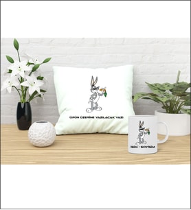 Kişiye Özel Bugs Bunny Tasarımlı Yastık Ve Kupa Bardak