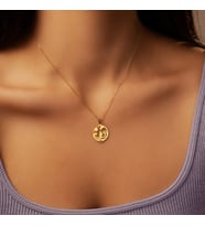 Kişiye Özel 925 Ayar Gümüş Yaz Temalı Kız Silüet Kolye (Gold)
