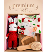 Yenidoğan Bebek Hediye Tulum Kutusu Oyuncaklı Kız Bebek Kirazlı Premium Set