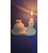 Hediyelik: Aslan mum, yuvarlak vazo ve terrazzo tabaktan oluşan 3'lü set