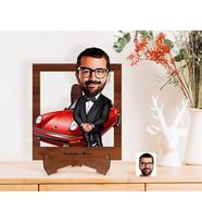 BK Gift Kişiye Özel Erkek Patron Karikatürlü Ahşap Standlı 3D Biblo-1 (Beyaz)
