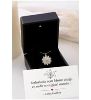 Işıklı Kolye Kutulu Gümüş Mulan Çiçeği Kolye - 925 Ayar Gümüş Kolye