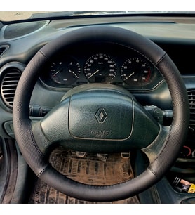DİKİŞLİ DİREKSİYON KILIFI SİYAH / NOKTA DERİ SİYAH DİKİŞLİ RENO MEGANE 1 İÇİN