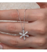 Baget Taşlı Çiçek Desen 925 Ayar Gümüş Kadın Kolye