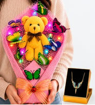 Renkli LED Işıklı Peluş Ayıcık Buketi ve Mikail Meleği Kolye Sevgiliye Kadına Arkadaşa Hediye Seti