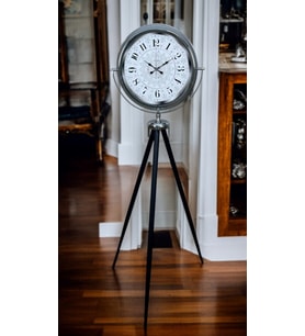 Elegance Desenli Tripod Ayaklı Saat (Standart)