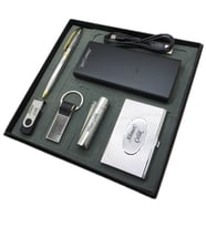 Signator® Invictus  Kişiye Özel Set - 10000 mAh Powerbank  + Clipper Çakmak + 32Gb. Usb Bellek + Gold Krom Kalem + Anahtarlık + Kartvizitlik  İsme Özel Hediyelik Set (Karışık)