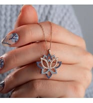 925 Ayar Gümüş Rose Renk Lotus Çiçeği Kolye