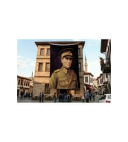 Atatürk Asker Ünüformasıyla Poster Bayrak Premium Raşel Kumaş ATA52