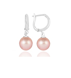 Pembe Inci Küpe Sallantılı