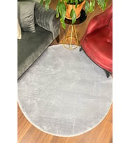 Gri Renkli Yumuşak Yüzeyli Kaydırmaz Yuvarlak Peluş Halı