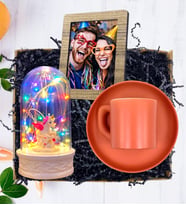 Kişiye Özel Fotoğraflı Hediye Seti Turuncu Kahve Fincanı ve Renkli Led Işıklı Fanus (Model 3)