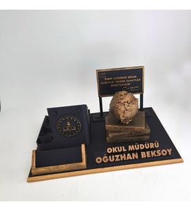 Kişiye Özel Okul Müdürü Masa İsimliği Kartvizitlik - Atama & Terfi Tebrik Hediyesi