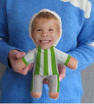 BK Gift Kişiye Özel Fotoğraflı Çocuk Yeşil Beyaz Futbolcu Bebek Yastık-1