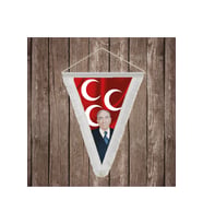 Alparslan Türkeş ve Üç Hilal Kırmızı Sancak Beyaz Saçaklı Üçgen Flama Bayrak Hatıra Flama