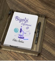 Kişiye Özel  Biyoloji Öğretmeni Tasarımlı Ahşap Kutulu Ajanda Kalem Seti (Beyaz)