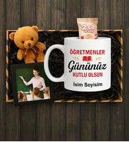 Öğretmenler Gününe Özel En İyi Öğretmeni Tasarımlı Kupa Bardak Ayıcık Anahtarlık Ahşap Çerçeve Seti