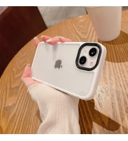 İPHONE 11 PRO MAX YANLARI RENKLİ SİLİKON PARLAK ARKA YÜZEYLİ TİGER HİBRİT KAPAK BEYAZ