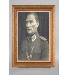 Altın Varaklı Çerçeveli Paspartulu Atatürk Tablo a44 (Gold)