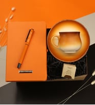 Kişiye Özel Termo Deri Turuncu Defter & Kişiye Özel Turuncu Tükenmez Kalem &Vintage Fincan & Teashop Çay Hediye Seti