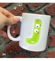 Size Özel Neşeli Çocuk Harfli J Seramik Baskılı Kupa Bardaklar