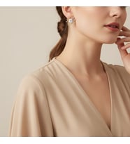 STİL İNCİSİ/XUPING JEWELRY GÜNEŞ ZİRKON TAŞLI KÜPE (Altın Rengi)