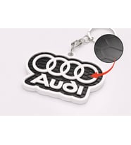 Audi Yazılı 3D Baskı Anahtarlık – Petek Desenli Premium Araba Anahtarlığı, Şık Oto Aksesuar