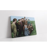 Atatürk Subaylarla İnceleme Yaparken